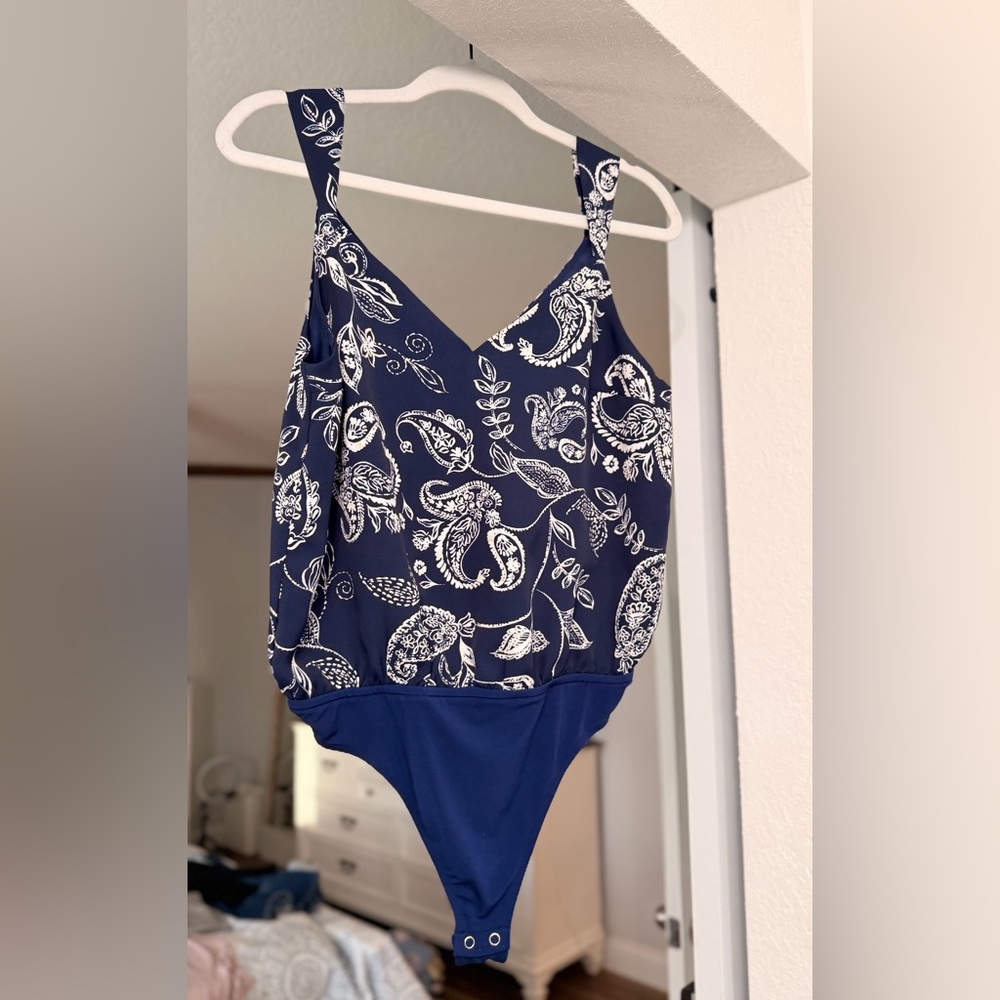 Express Navy Blue and White Floral Pattern Bodysuit